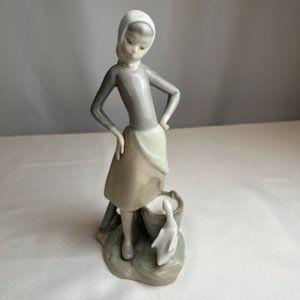 Lladro | Lladro Girl & Duck w/ Milk Pail Bucket #4682 Glossy Finished Fi…